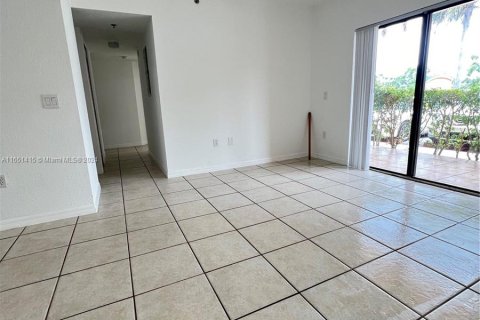 Apartamento en alquiler en Miami, Florida, 3 dormitorios, 112.23 m2 № 1345647 - foto 10