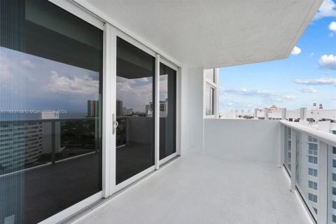 Copropriété à vendre à Fort Lauderdale, Floride: 2 chambres, 111.48 m2 № 1345604 - photo 10