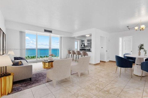 Copropriété à vendre à Fort Lauderdale, Floride: 2 chambres, 111.48 m2 № 1345604 - photo 2