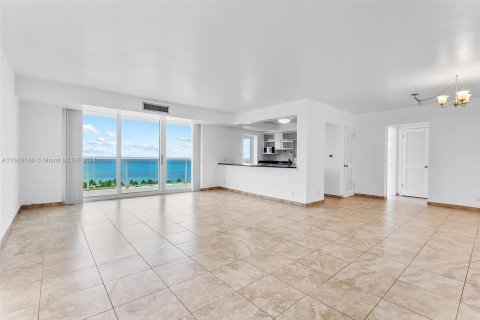 Copropriété à vendre à Fort Lauderdale, Floride: 2 chambres, 111.48 m2 № 1345604 - photo 17