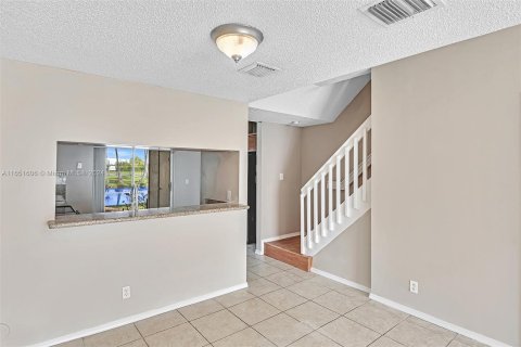 Townhouse in Weston, Florida 2 bedrooms, 103.12 sq.m. № 1345645 - photo 26