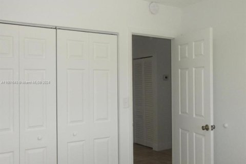 Condo in Hialeah, Florida, 3 bedrooms  № 1345646 - photo 7