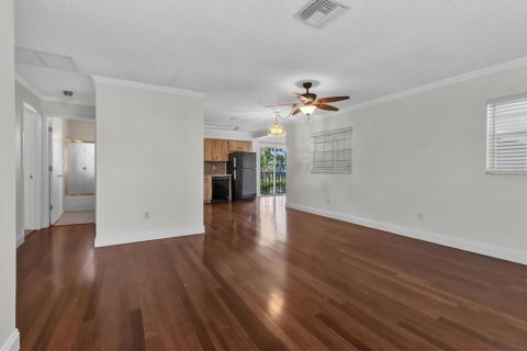 Condo in New Port Richey, Florida, 2 bedrooms  № 1202676 - photo 7