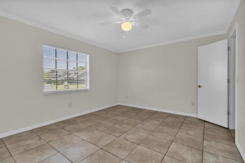 Condo in New Port Richey, Florida, 2 bedrooms  № 1202676 - photo 13