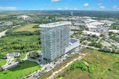 Condo in Sunrise, Florida, 2 bedrooms  № 1360199 - photo 23