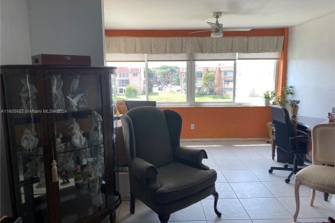 Condominio en venta en Sunrise, Florida, 1 dormitorio, 78.97 m2 № 1360203 - foto 11