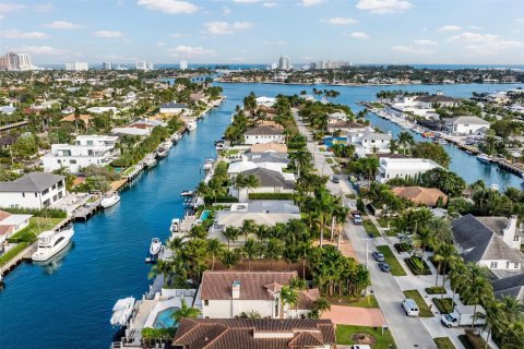 Villa ou maison à vendre à Fort Lauderdale, Floride: 4 chambres, 253.81 m2 № 950300 - photo 11