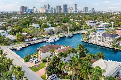 Villa ou maison à vendre à Fort Lauderdale, Floride: 4 chambres, 253.81 m2 № 950300 - photo 13