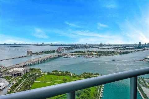 Condominio en venta en Miami, Florida, 2 dormitorios, 122.45 m2 № 1375519 - foto 10