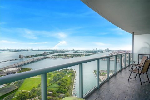 Copropriété à vendre à Miami, Floride: 2 chambres, 122.45 m2 № 1375519 - photo 25