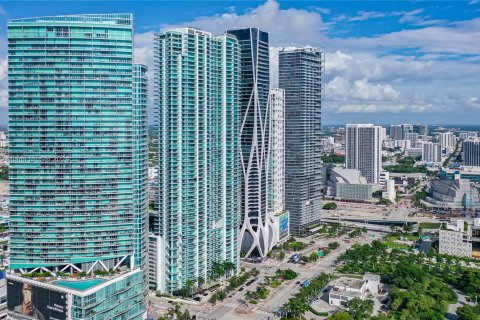 Condominio en venta en Miami, Florida, 2 dormitorios, 122.45 m2 № 1375519 - foto 2