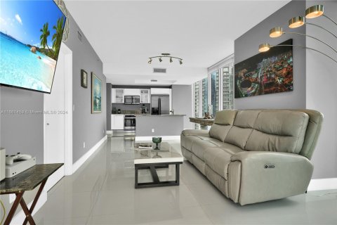 Copropriété à vendre à Miami, Floride: 2 chambres, 122.45 m2 № 1375519 - photo 14