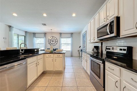 Casa en venta en Davenport, Florida, 6 dormitorios, 336.21 m2 № 1394030 - foto 13