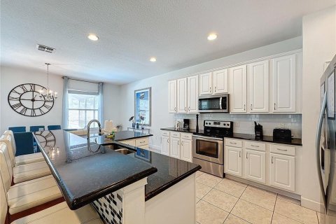 Casa en venta en Davenport, Florida, 6 dormitorios, 336.21 m2 № 1394030 - foto 14