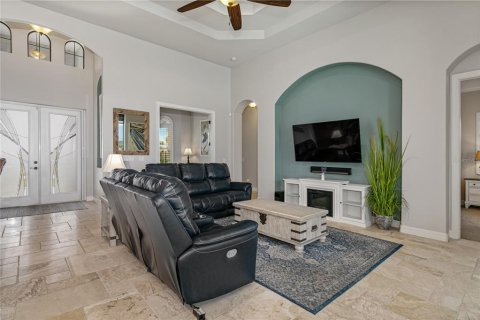 Villa ou maison à vendre à Cape Coral, Floride: 3 chambres, 217.86 m2 № 466475 - photo 11