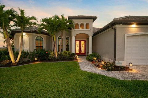 Villa ou maison à vendre à Cape Coral, Floride: 3 chambres, 217.86 m2 № 466475 - photo 8