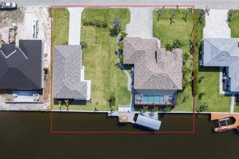 Villa ou maison à vendre à Cape Coral, Floride: 3 chambres, 217.86 m2 № 466475 - photo 3