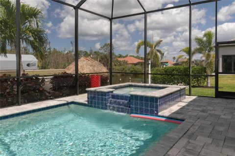 Villa ou maison à vendre à Cape Coral, Floride: 3 chambres, 217.86 m2 № 466475 - photo 30
