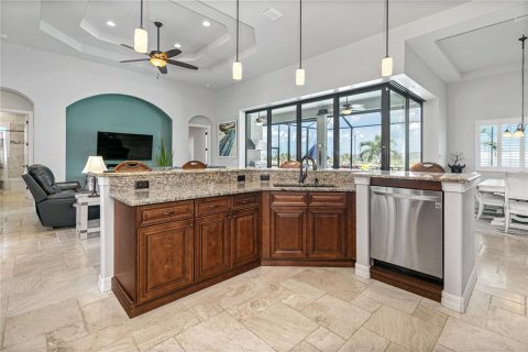 Villa ou maison à vendre à Cape Coral, Floride: 3 chambres, 217.86 m2 № 466475 - photo 13