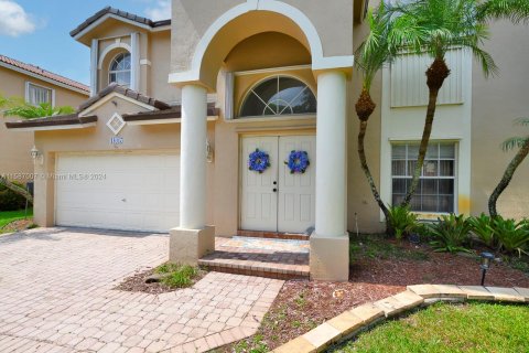 Casa en venta en Pembroke Pines, Florida, 5 dormitorios, 300.63 m2 № 1176598 - foto 3