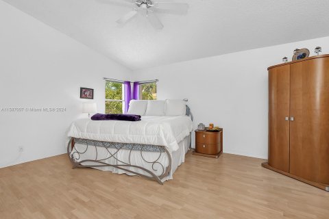 Villa ou maison à vendre à Pembroke Pines, Floride: 5 chambres, 300.63 m2 № 1176598 - photo 14