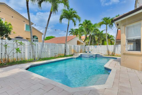 Casa en venta en Pembroke Pines, Florida, 5 dormitorios, 300.63 m2 № 1176598 - foto 26