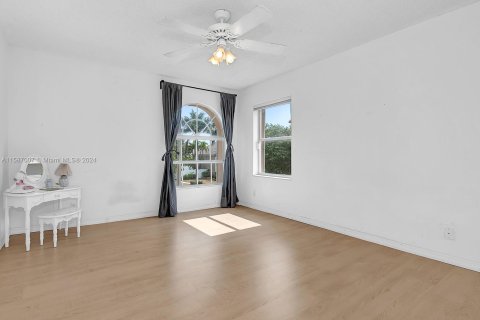 Casa en venta en Pembroke Pines, Florida, 5 dormitorios, 300.63 m2 № 1176598 - foto 17