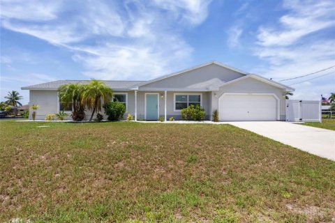 House in Port Charlotte, Florida 3 bedrooms, 140.84 sq.m. № 1308265 - photo 2