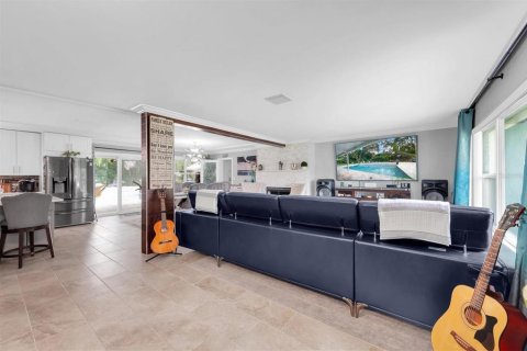 Villa ou maison à vendre à Tampa, Floride: 4 chambres, 174.47 m2 № 1341773 - photo 5