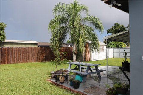 House in Miami, Florida 3 bedrooms, 98.29 sq.m. № 1347741 - photo 28