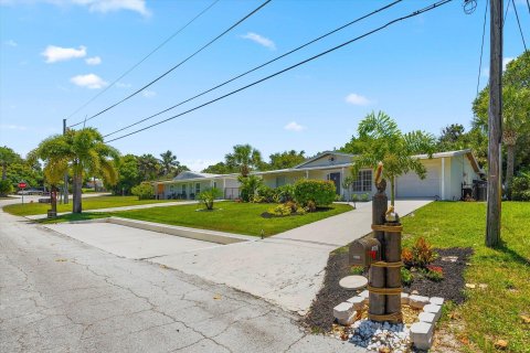 Casa en venta en Jensen Beach, Florida, 3 dormitorios, 132.11 m2 № 1188599 - foto 28