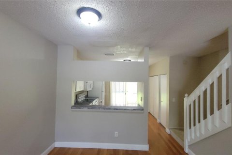 Townhouse in Tampa, Florida 2 bedrooms, 110 sq.m. № 1140492 - photo 5