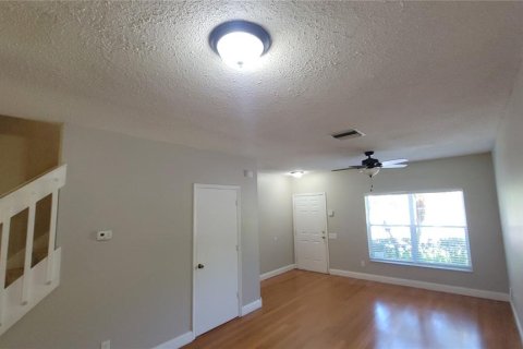 Townhouse in Tampa, Florida 2 bedrooms, 110 sq.m. № 1140492 - photo 3