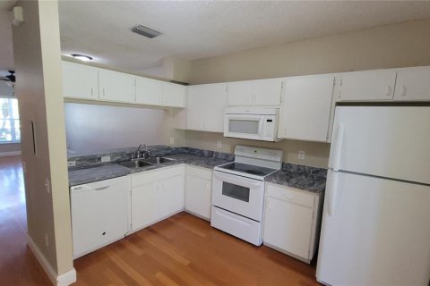 Townhouse in Tampa, Florida 2 bedrooms, 110 sq.m. № 1140492 - photo 8
