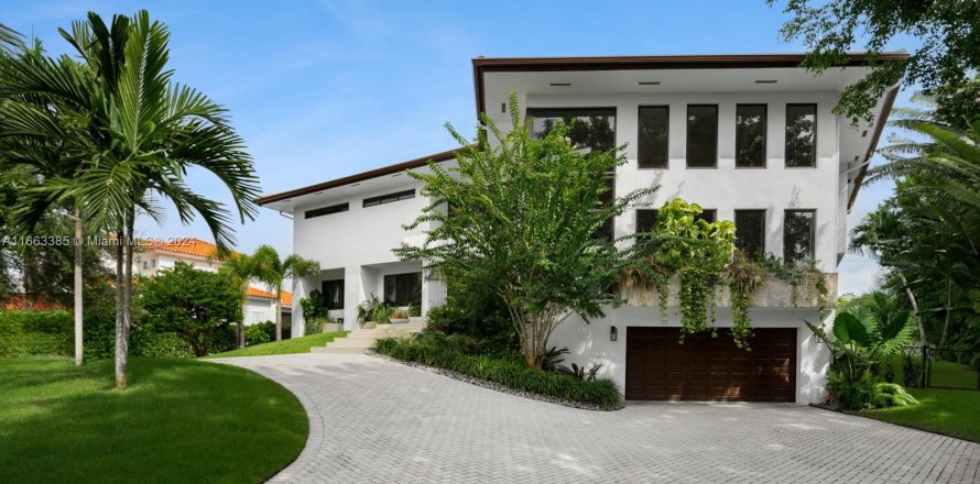 House in Coral Gables, Florida 6 bedrooms, 678.19 sq.m. № 1375558