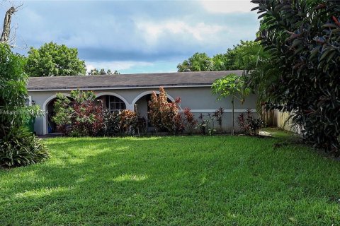 Casa en venta en Miramar, Florida, 4 dormitorios, 170.1 m2 № 1375518 - foto 2