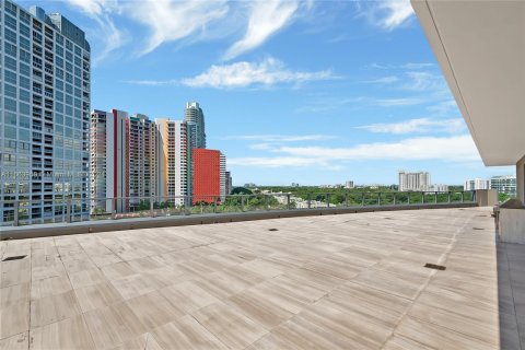 Condo in Miami, Florida, 1 bedroom  № 1375489 - photo 26