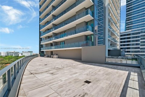 Condo in Miami, Florida, 1 bedroom  № 1375489 - photo 24