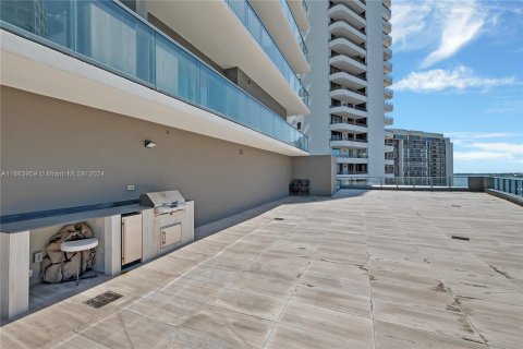 Condo in Miami, Florida, 1 bedroom  № 1375489 - photo 25