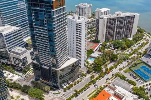 Condo in Miami, Florida, 1 bedroom  № 1375489 - photo 9