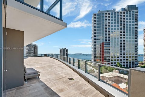 Condo in Miami, Florida, 1 bedroom  № 1375489 - photo 27