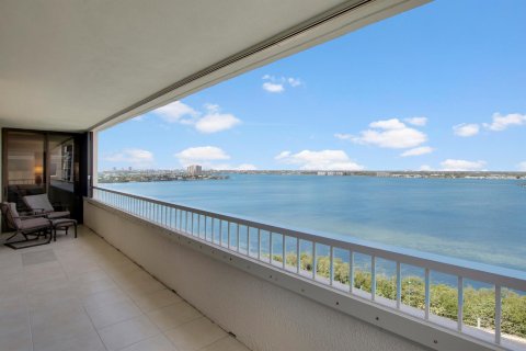 Condominio en venta en Riviera Beach, Florida, 2 dormitorios, 154.96 m2 № 776843 - foto 12