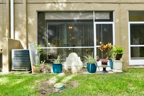 Townhouse in Tampa, Florida 2 bedrooms, 118.17 sq.m. № 1308076 - photo 29