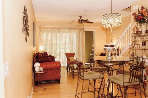 Townhouse in Tampa, Florida 2 bedrooms, 118.17 sq.m. № 1308076 - photo 12