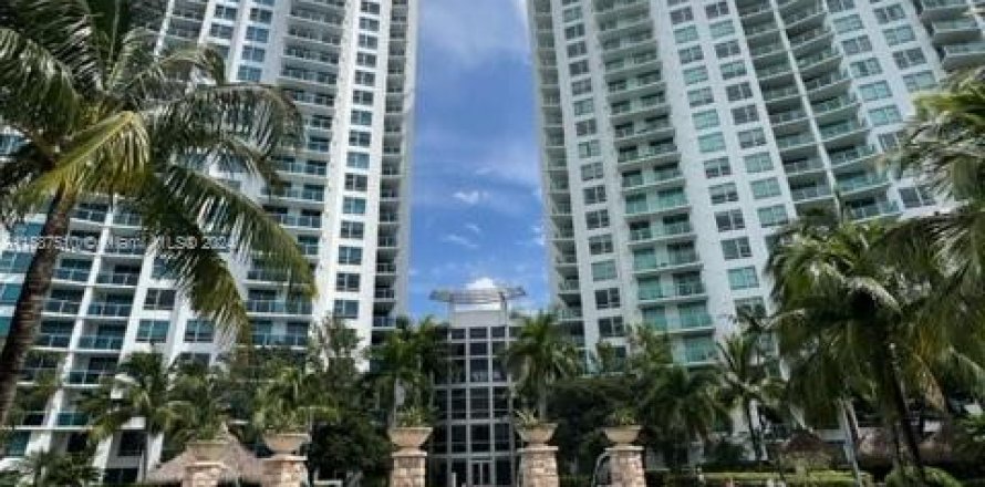 Condominio en Sunrise, Florida, 2 dormitorios  № 1175959