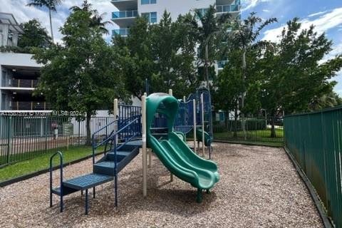 Condo in Sunrise, Florida, 2 bedrooms  № 1175959 - photo 14