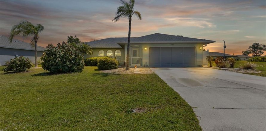 House in Punta Gorda, Florida 3 bedrooms, 158.86 sq.m. № 1123310