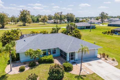 Villa ou maison à vendre à Punta Gorda, Floride: 3 chambres, 158.86 m2 № 1123310 - photo 4