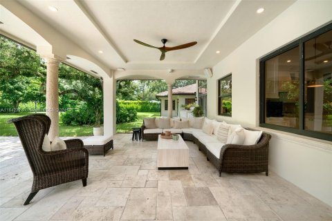 House in Miami, Florida 6 bedrooms, 453.92 sq.m. № 1329104 - photo 30