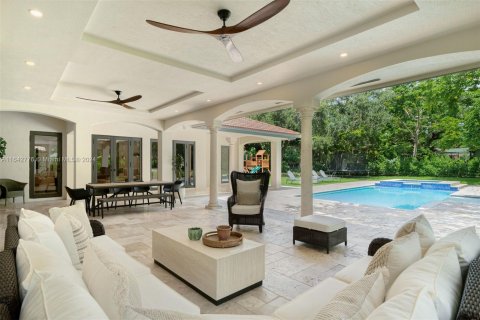 House in Miami, Florida 6 bedrooms, 453.92 sq.m. № 1329104 - photo 22